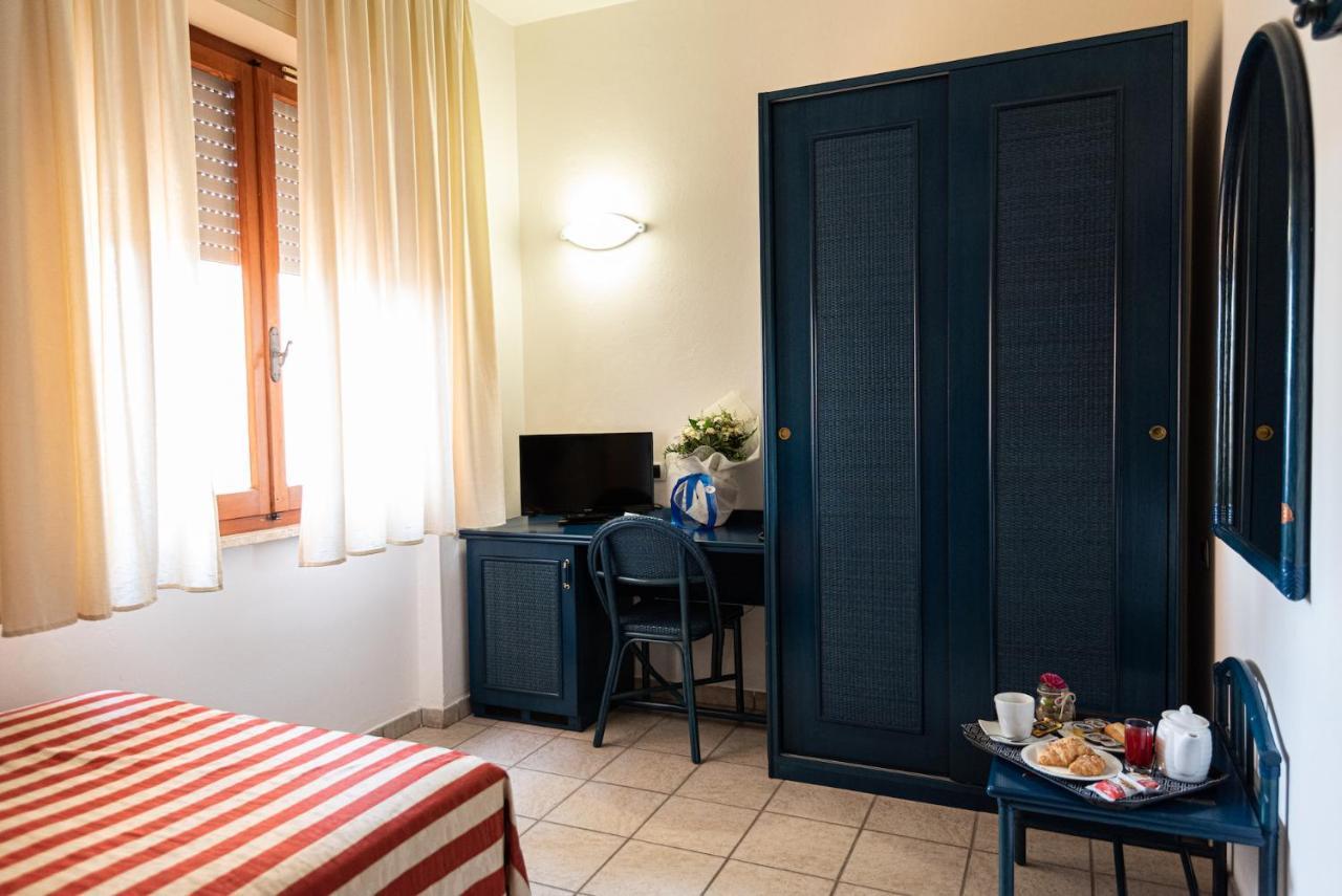 Hotel Il Delfino San Vincenzo Eksteriør billede