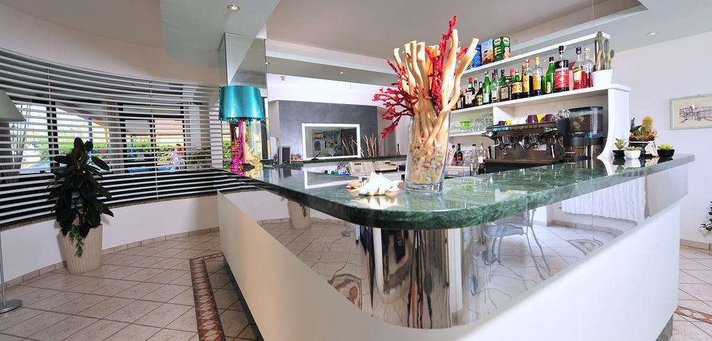 Hotel Il Delfino San Vincenzo Eksteriør billede