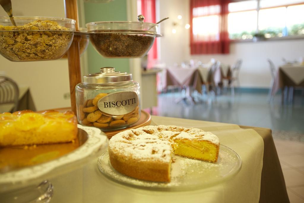 Hotel Il Delfino San Vincenzo Eksteriør billede
