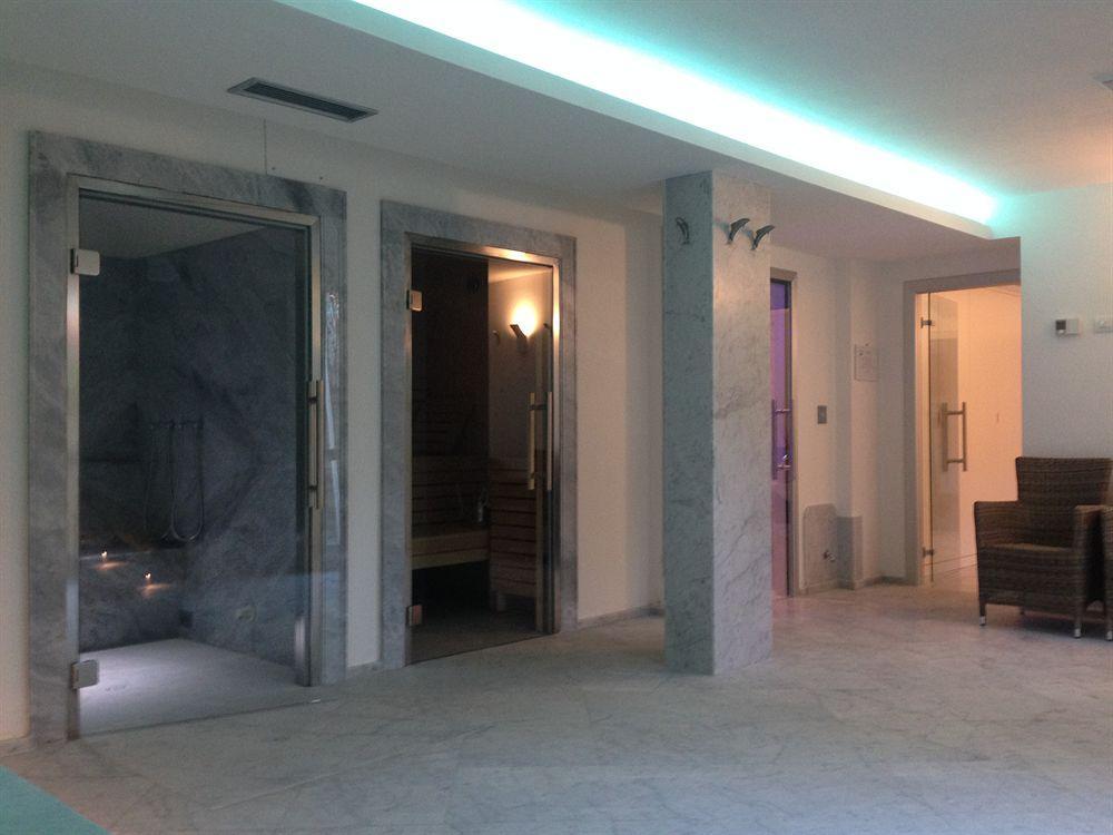 Hotel Il Delfino San Vincenzo Eksteriør billede