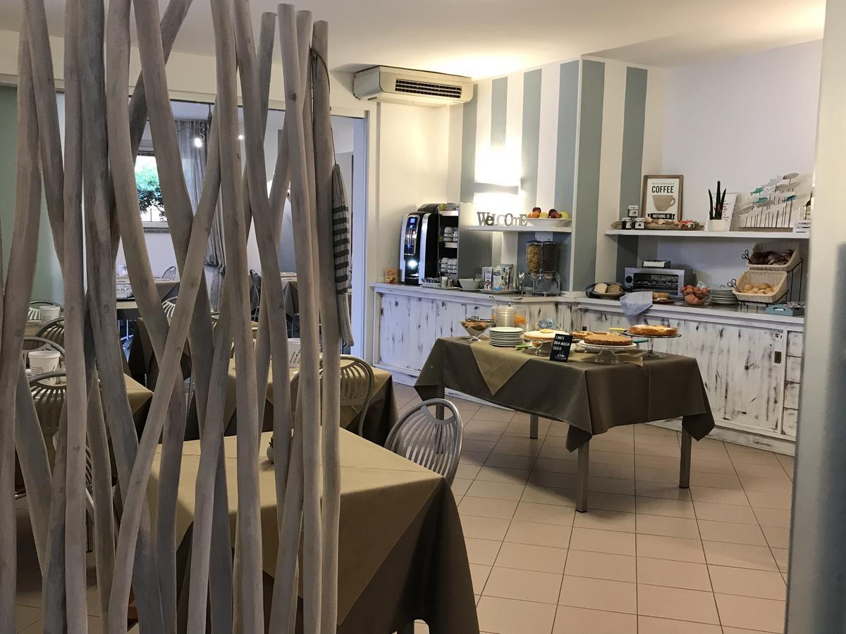 Hotel Il Delfino San Vincenzo Eksteriør billede